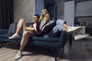 Srovnání TV reklamy a videoreklamy na YouTube: kterou využít a kdy?